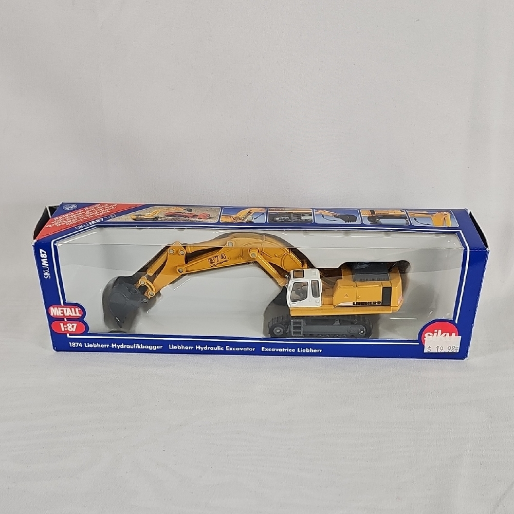 Liebherr Hydraulic Excavator 1:87 Scale Model